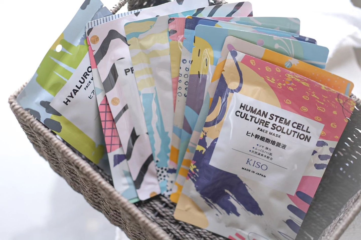 える on LIPS 「KISOフェイスマスク高濃度美容原液×温泉水を1枚に贅沢に閉じ..」(1枚目)