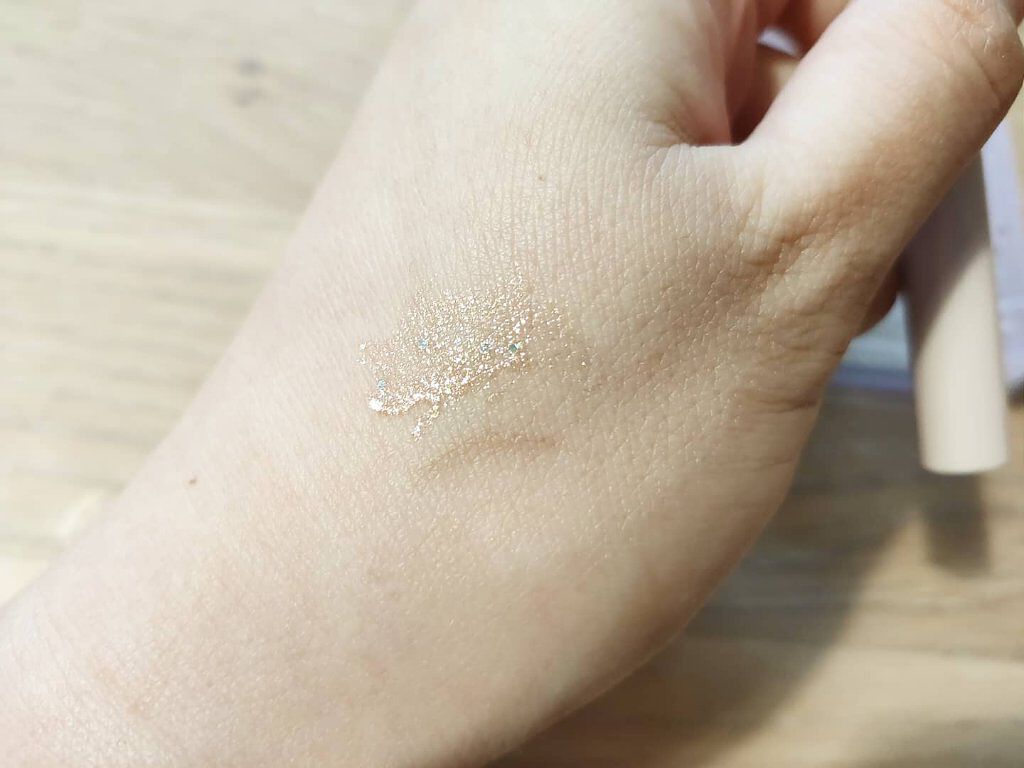 グリッターイルミネーションライナー/CipiCipi/リキッドアイライナーを使ったクチコミ(3枚目)