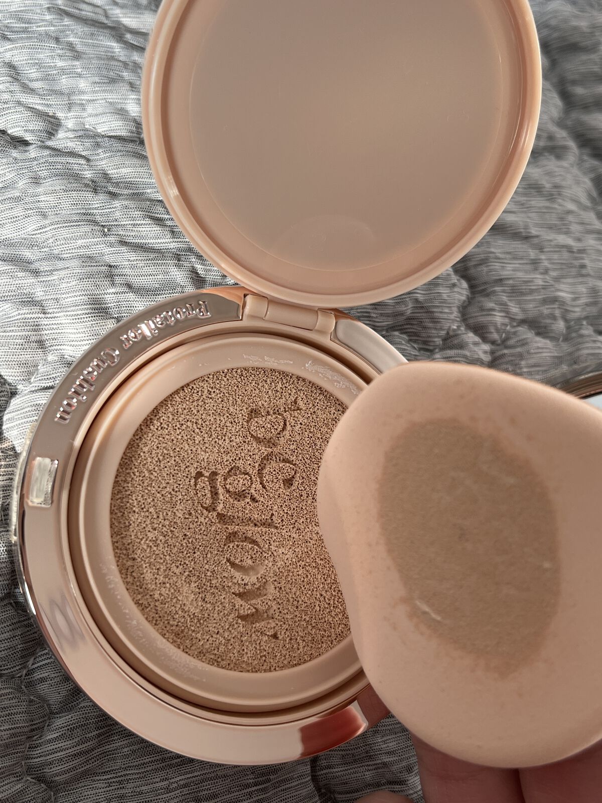 プロテーラービーグロウクッション ニュークラス/espoir/クッションファンデーションを使ったクチコミ（2枚目）