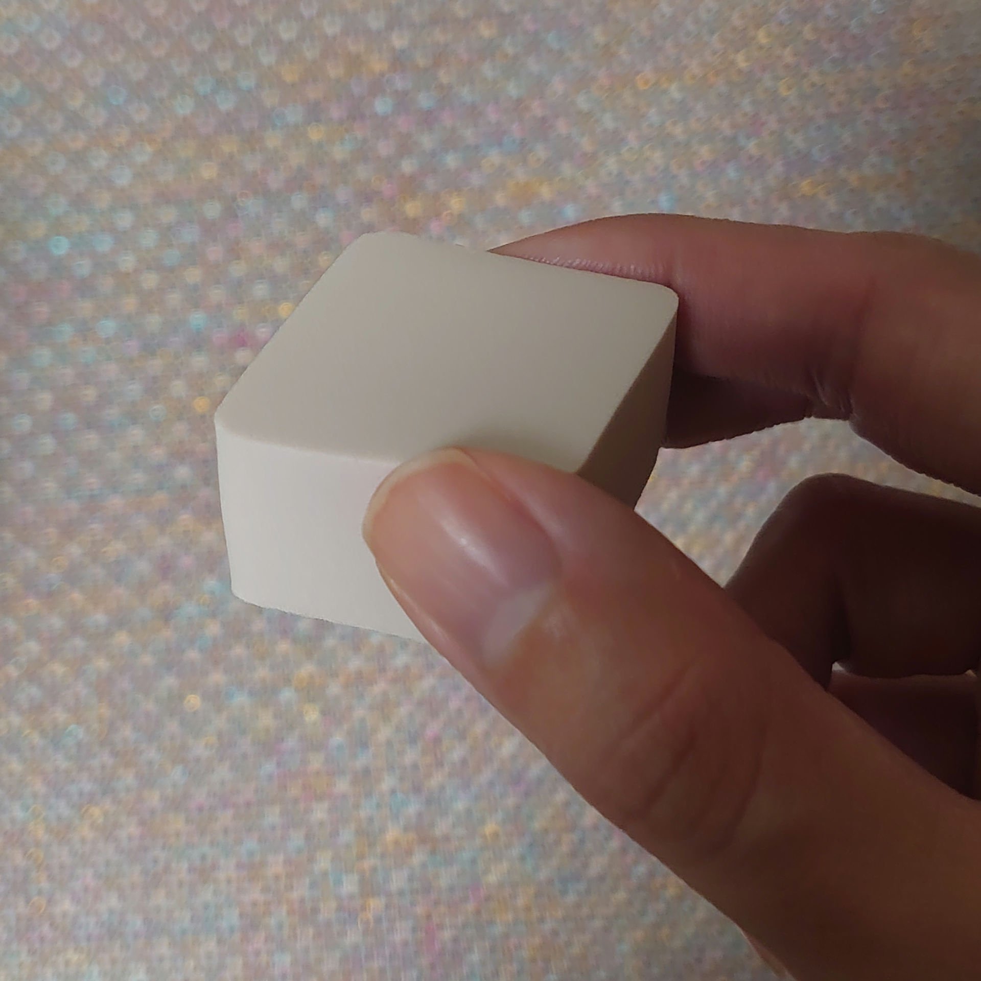 メイクアップスポンジ（１５個、ダイヤモンド形）/DAISO/パフ・スポンジを使ったクチコミ（2枚目）