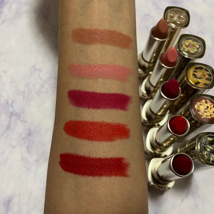 DOLCE&GABBANA BEAUTY ザ・オンリーワン ラスティングマットカラー リップスティックのクチコミ「楽しみにしてた新色5色全部そろえました😁❇️
このリップ
ほんとに好きで
するっと塗れて楽だし.....」(2枚目)