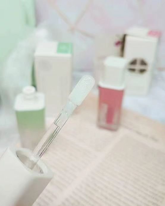 ナチュラルブルームリップオイルセラム 3色セット/PINATE/リップグロスを使ったクチコミ（3枚目）