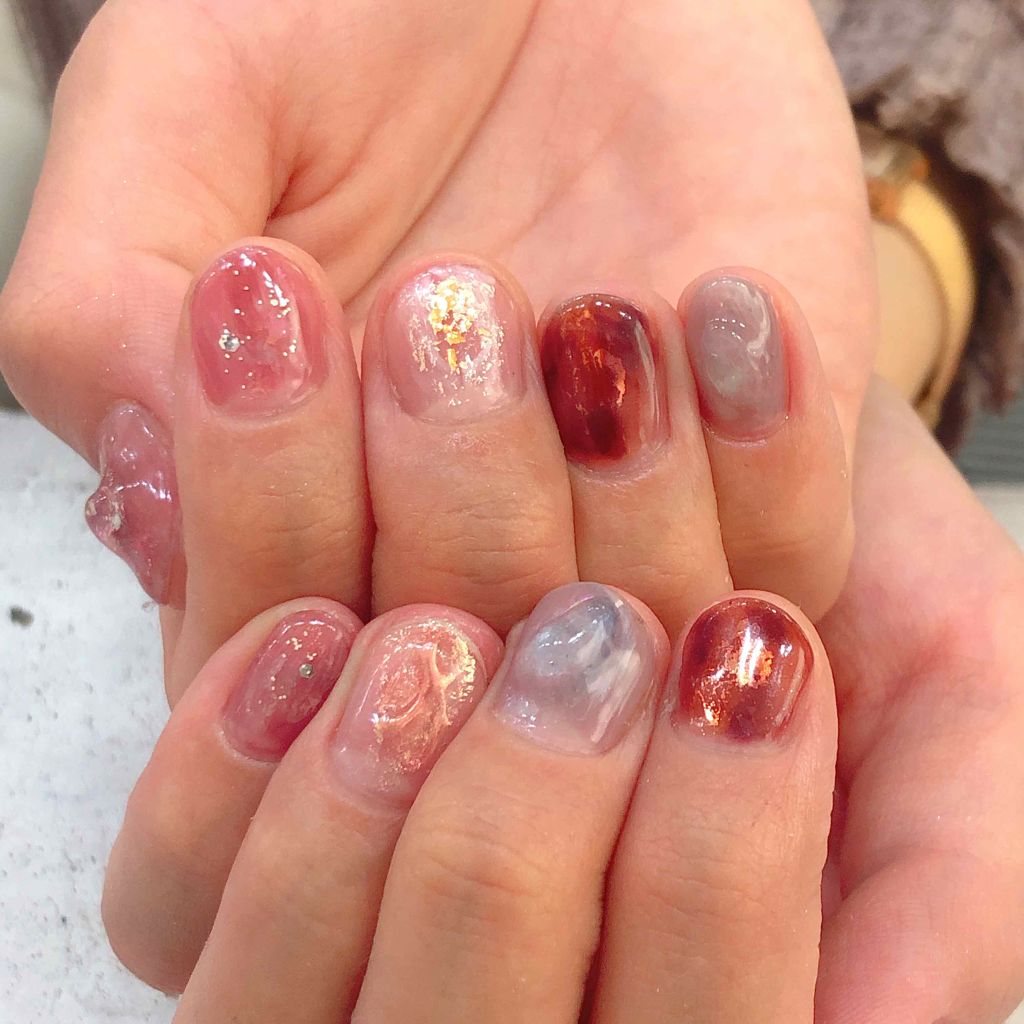 Mariko on LIPS 「今月のネイル💅ネイルはテンション上がりますねいつも可愛く仕上げ..」(1枚目)