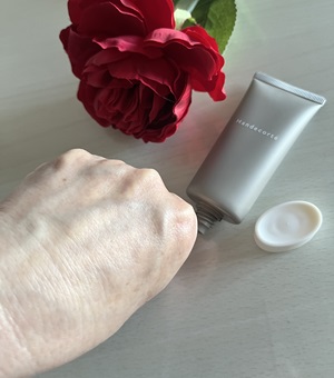 ハンデコルテ/キユートピア/ネック・デコルテケアを使ったクチコミ（3枚目）