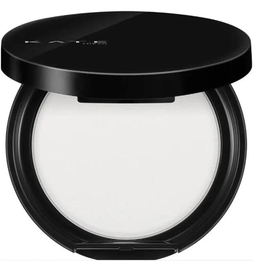 ひより on LIPS 「KATEムーンプレストブライトパウダーケース00ニュークリアム..」(1枚目)