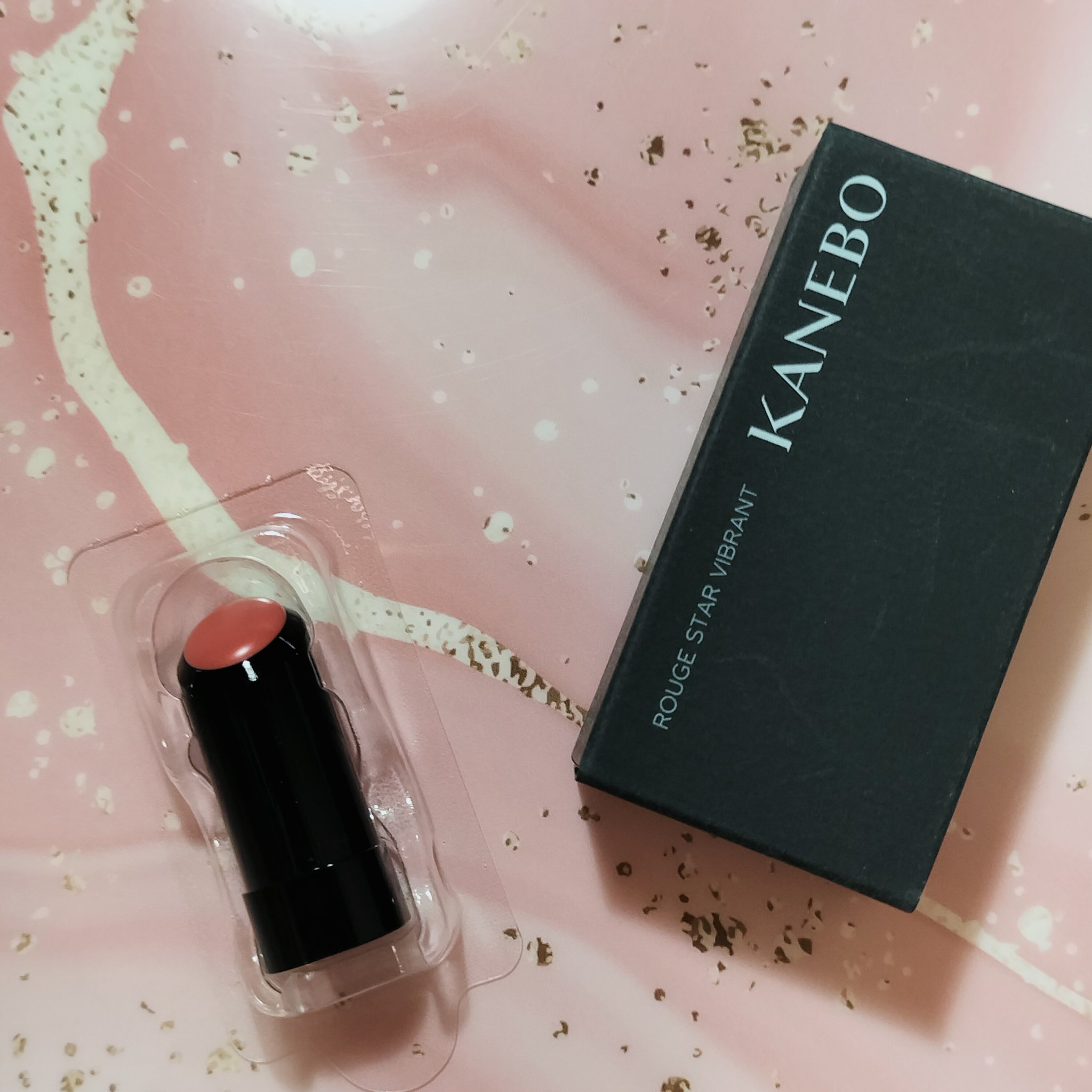 ルージュスターヴァイブラント/KANEBO/口紅を使ったクチコミ（2枚目）