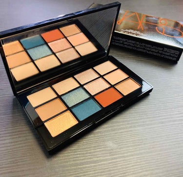 #NARS #デパコス
ナーズのアイシャドーパレット、見かけより薄づきで使い方無限大！！

緑色がどんな色か気になってたけど、意外と使えそう！！重ね付けでメイクが楽しみ！！
買って良かったです😍

詳し