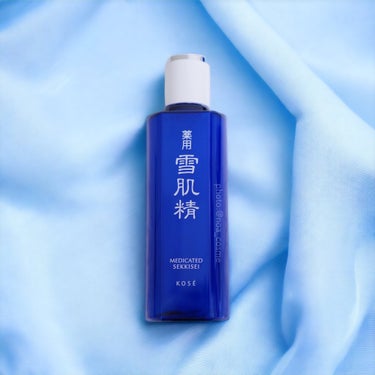 雪肌精 薬用 雪肌精[医薬部外品]

★200mL:5,500円(税抜5,000円) 
360mL:8,250円(税抜7,500円) 
500mL9,900円(税抜9,000円)

雪肌精は性別・年代・