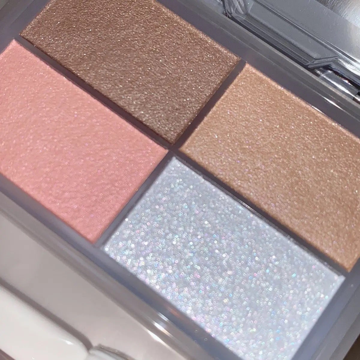 フェイスカラーパレット/チャコット・コスメティクス/アイシャドウパレットを使ったクチコミ(2枚目)