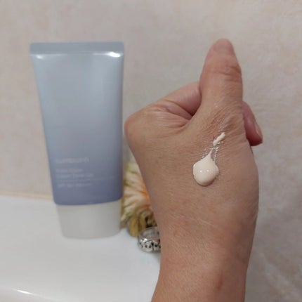 numbuzin 1番 ガラス玉トーンアップクリームのクチコミ「無理して隠そうとせずに、より澄んだトーンアップをもたらしてくれるUVケア兼用トーンアップクリー.....」(2枚目)