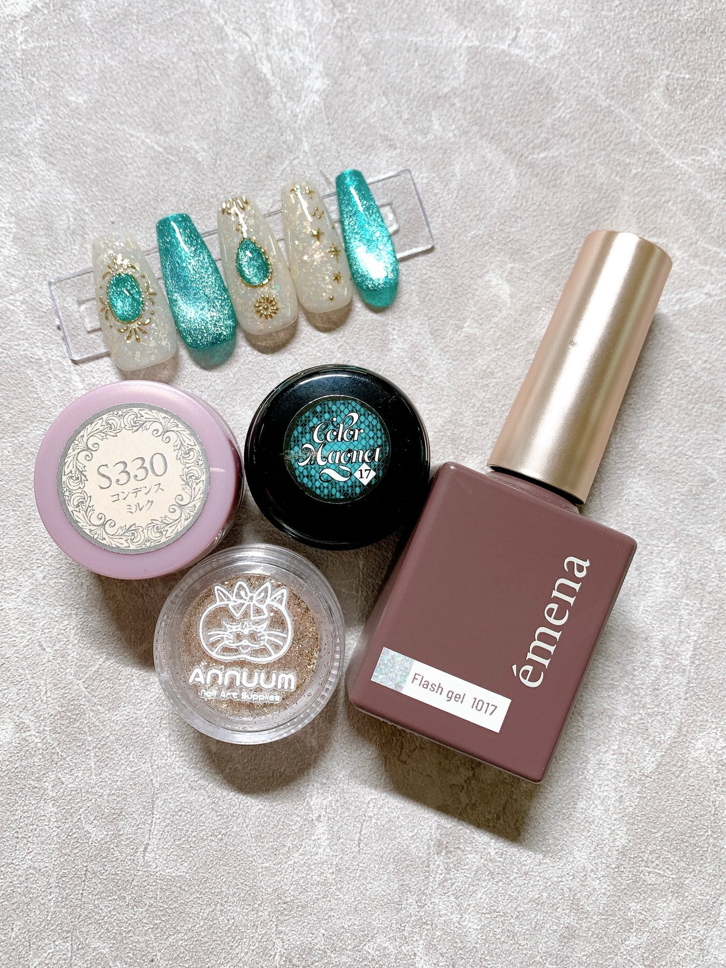 mizuki꙳ネイリスト on LIPS 「マグネット&ミラーアート✨🫶ジュエリーのような大人可愛いデザイ..」(2枚目)