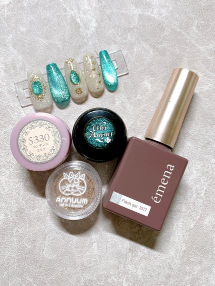 mizuki꙳ネイリスト on LIPS 「マグネット&ミラーアート✨🫶ジュエリーのような大人可愛いデザイ..」(2枚目)