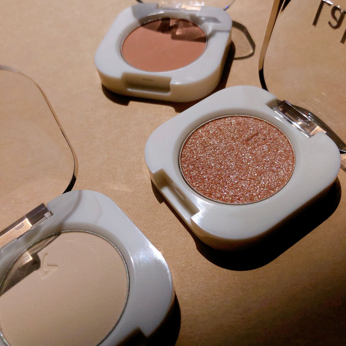 モノアイシャドウ/Laka/単色アイシャドウを使ったクチコミ(3枚目)