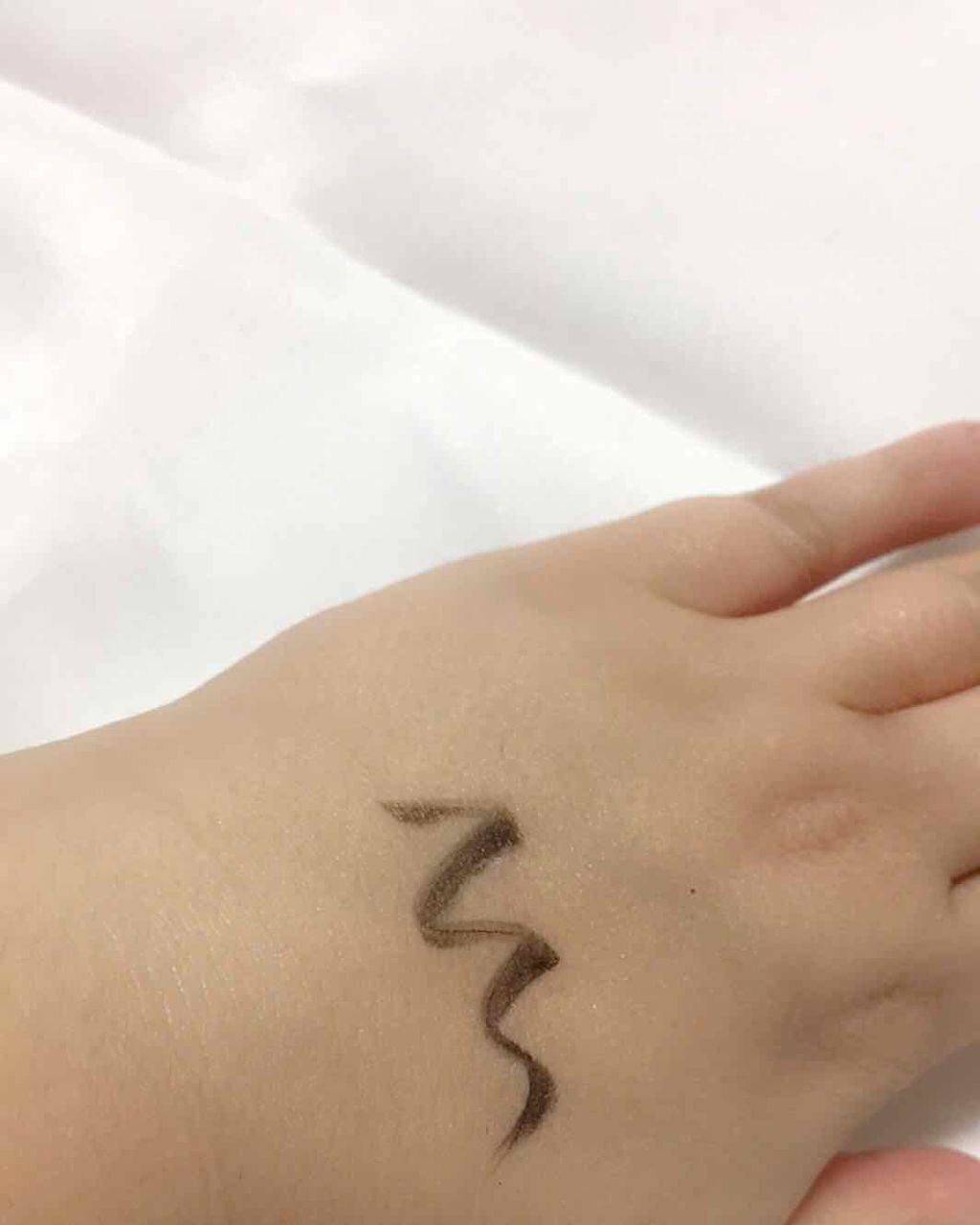 モテライナー リキッド/UZU BY FLOWFUSHI/リキッドアイライナーを使ったクチコミ（2枚目）