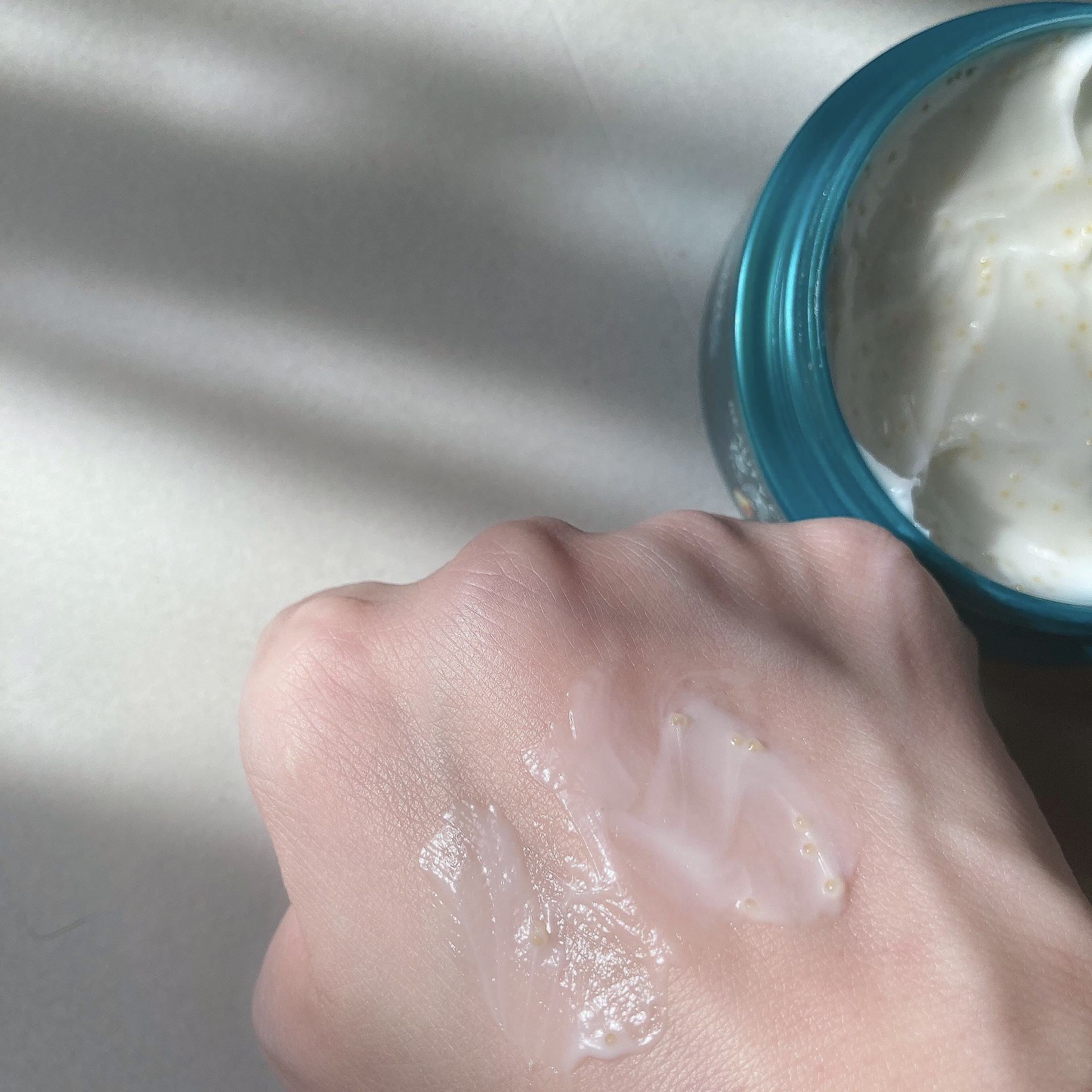 ビューティーチャージ ナイトスペリア/アトリックス/ハンドクリームを使ったクチコミ（3枚目）