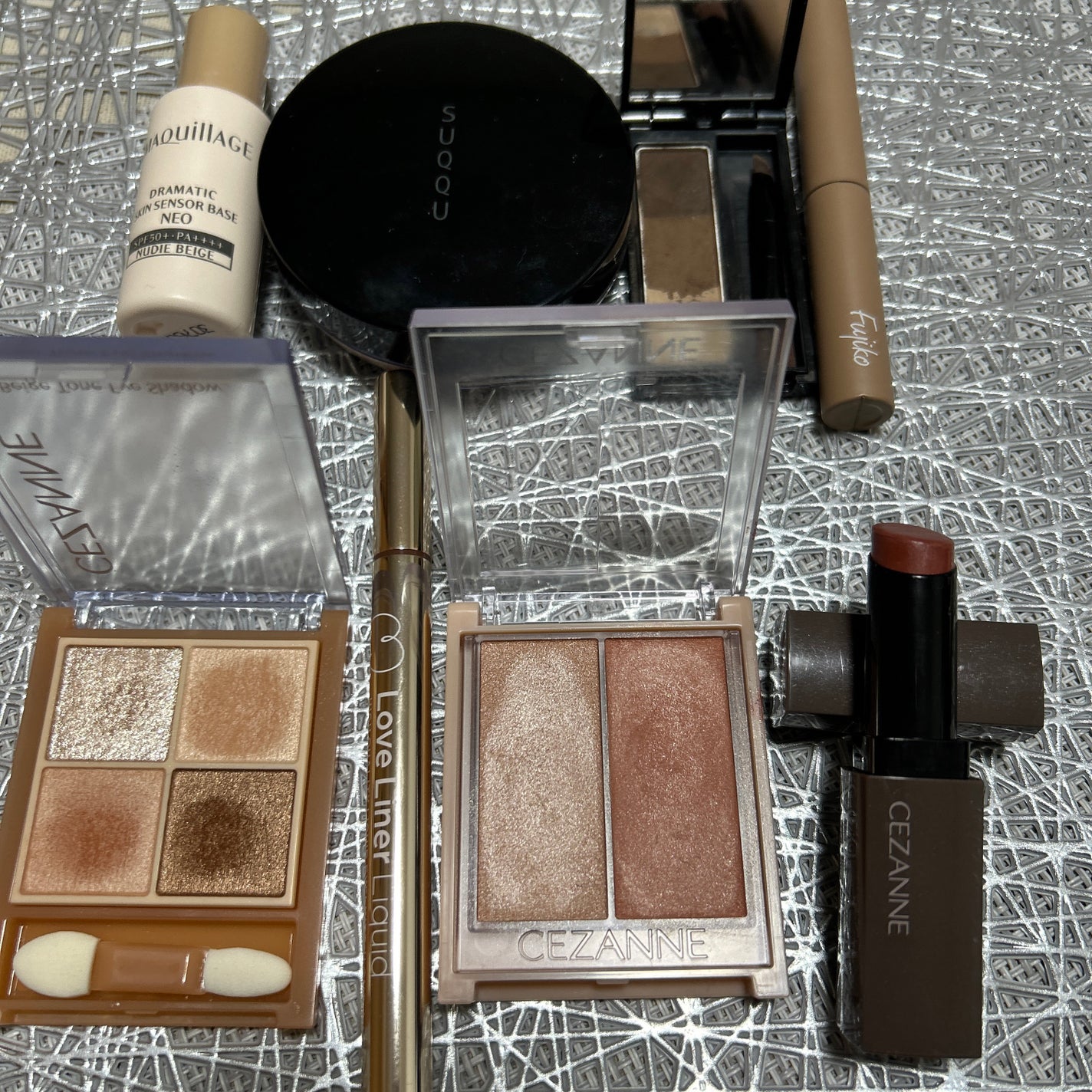 ケイト デザイニングアイブロウ3D/KATE/パウダーアイブロウを使ったクチコミ(2枚目)