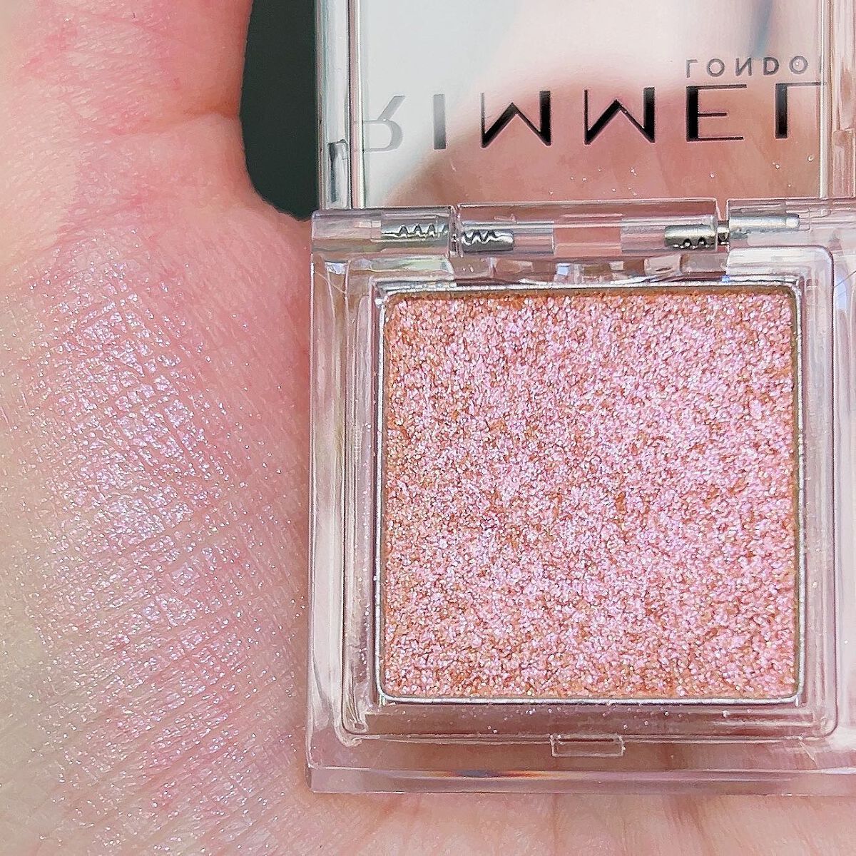 ワンダー キューブ アイシャドウ パール P002 バレエピンク キューブ/リンメル ロンドン/単色アイシャドウを使ったクチコミ（1枚目）