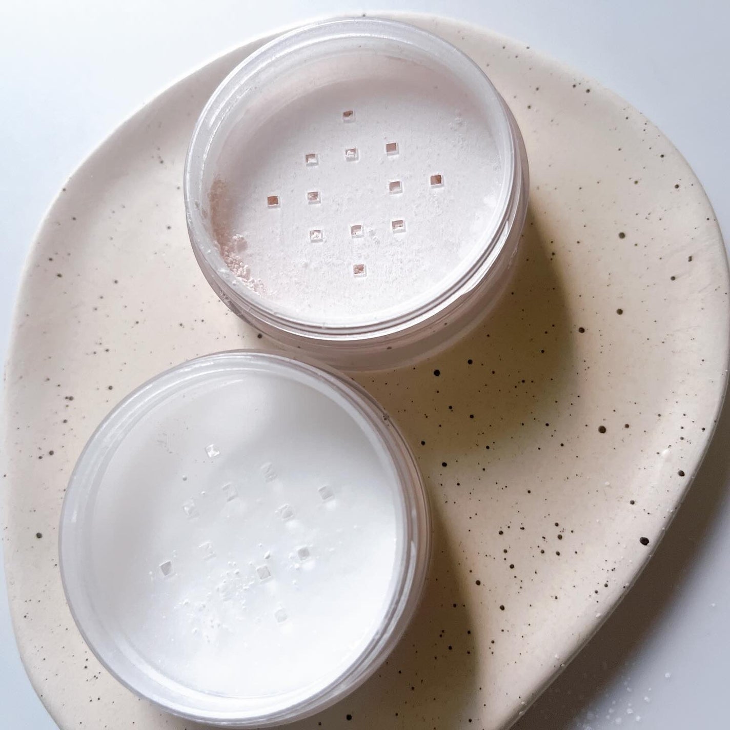 ひとりコスメ部 フォロバ100 on LIPS 「VERTTYの💚「ノーセボムミントブラーパウダー」🩷「モイスチ..」(2枚目)