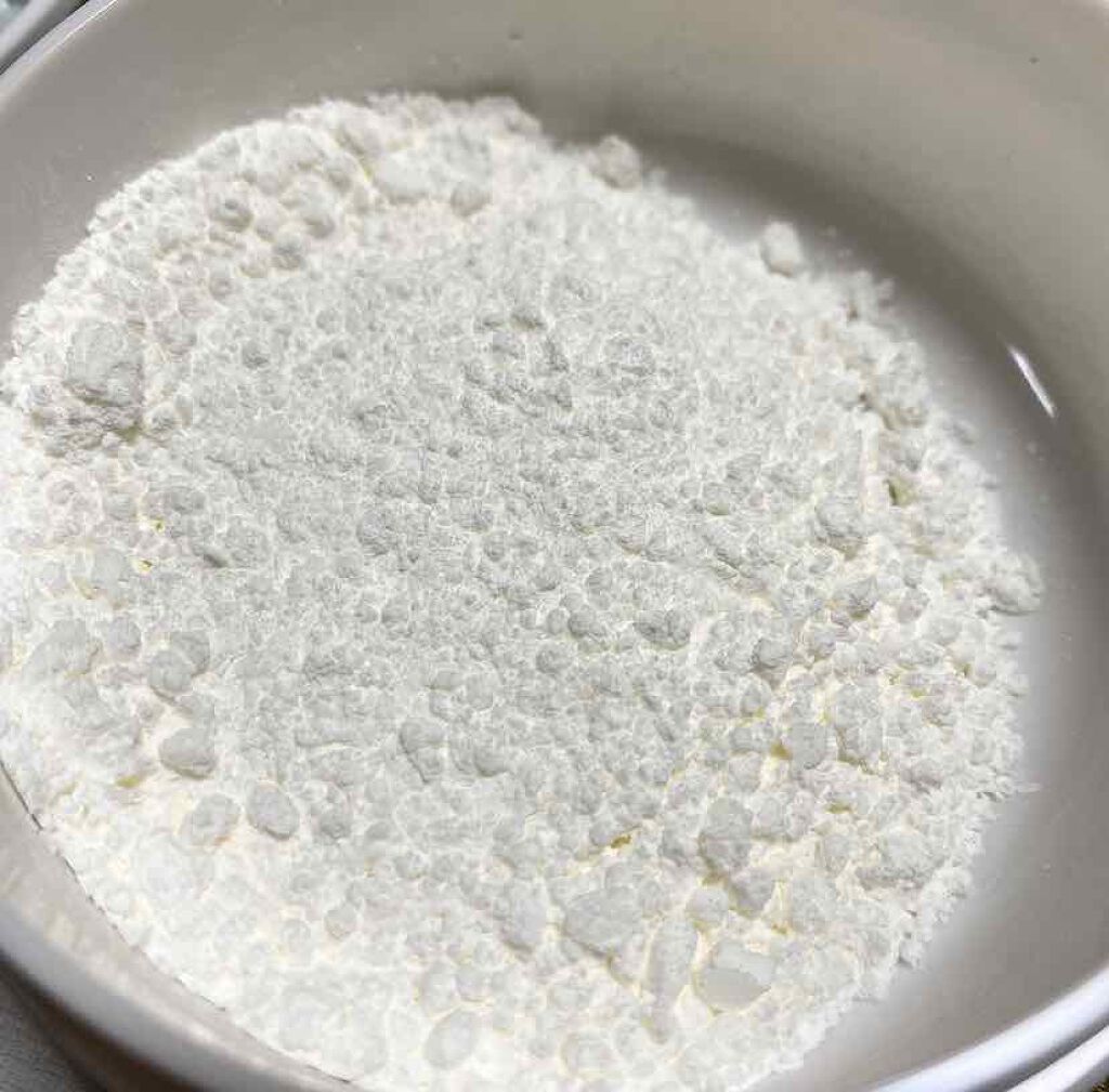 薬用さらさらデオドラントパウダー/デオナチュレ/デオドラント・制汗剤を使ったクチコミ（2枚目）