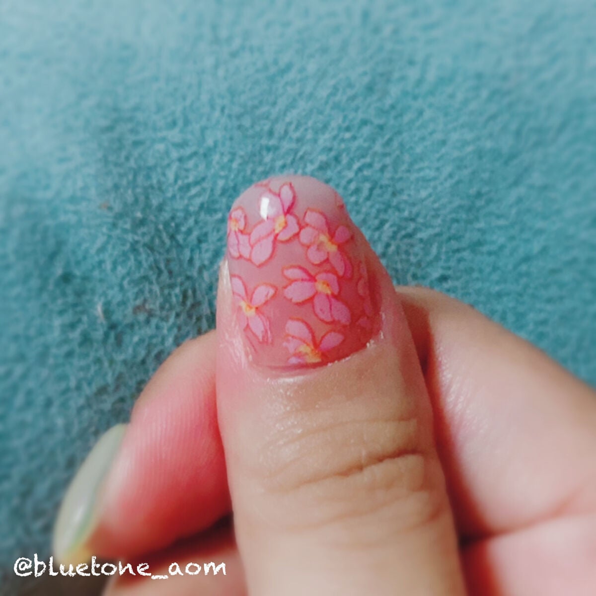 セミキュアジェルネイル(ハンド)/ohora/ネイルシールを使ったクチコミ(2枚目)