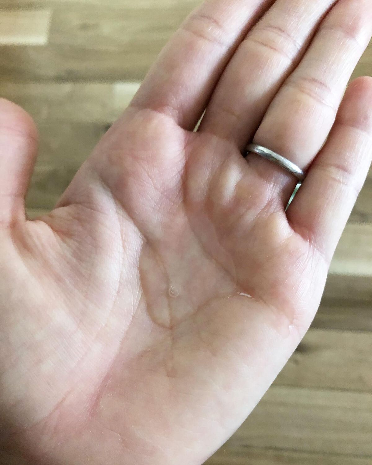 エッセンシャル プレミアム ウォータートリートメント EXスムース/エッセンシャル/アウトバストリートメントを使ったクチコミ(4枚目)