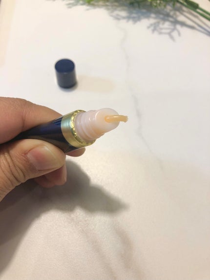 ニベア ロイヤルブルーリップ 濃密美容ケア/ニベア/リップ美容液を使ったクチコミ(3枚目)