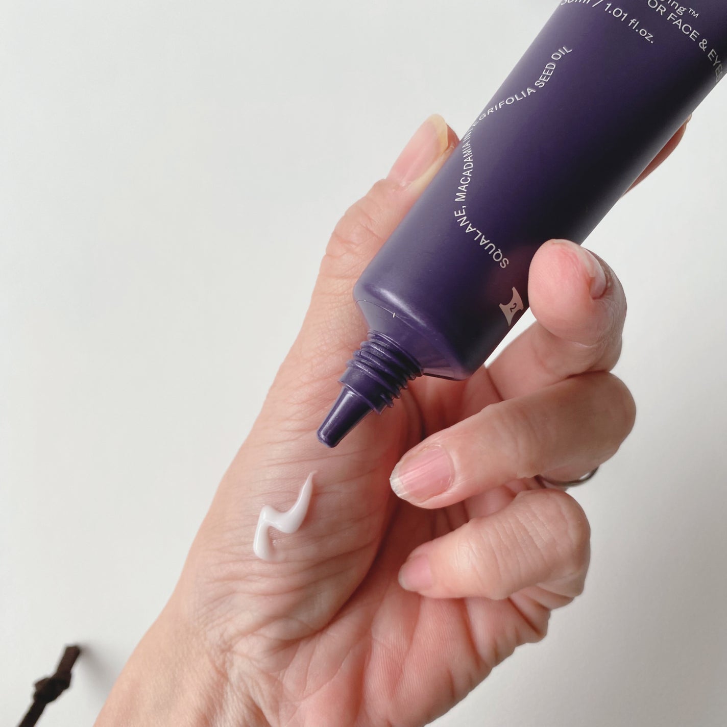 グラヴィティファイングTM目元&フェイス/onoma/アイケア・アイクリームを使ったクチコミ(2枚目)