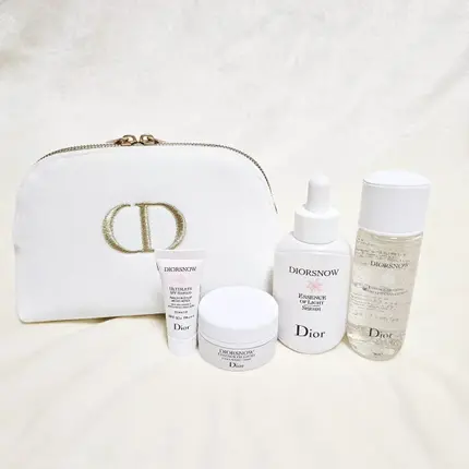 DIOR SNOW エッセンス2023 ホリデー 試してみた】Dior ディオール スノー エッセンス ホリデーの