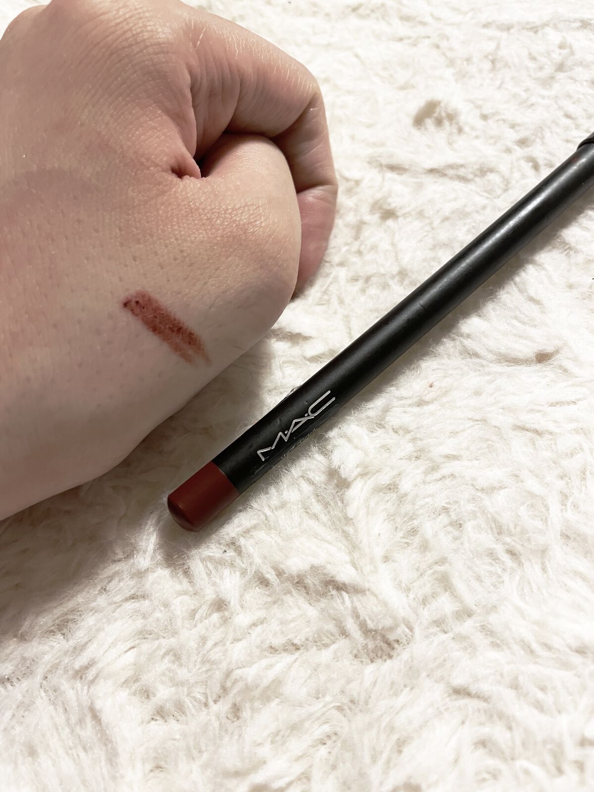 リップ ペンシル オーバーン/M・A・C/リップライナーを使ったクチコミ（2枚目）