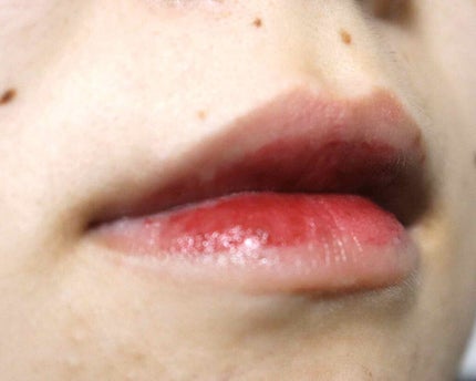 ラスティンググロスリップ/CEZANNE/口紅を使ったクチコミ(2枚目)