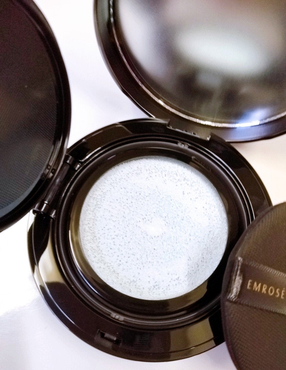 ブルートーンアップクッション/EMROSÉ/クッションファンデーションを使ったクチコミ(2枚目)