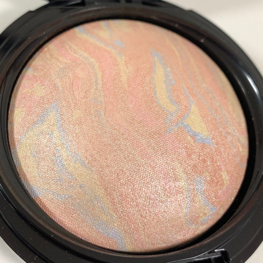 マーブルハイライター/LB/パウダーチークを使ったクチコミ(3枚目)