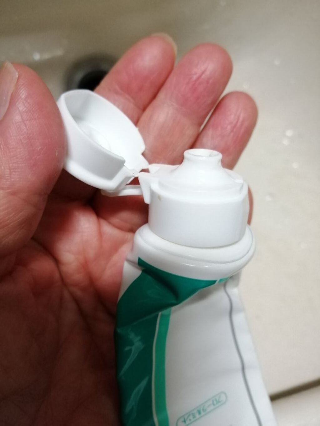 薬用APホワイトNA(リフレッシュミント)/サンスター/歯磨き粉を使ったクチコミ(4枚目)