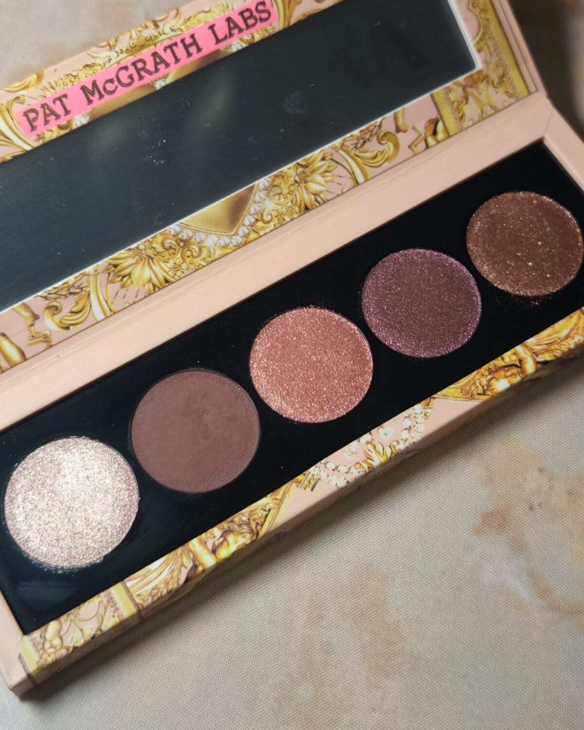 Celestial Nirvana Eye Shadow Palette/PAT McGRATH LABS/アイシャドウパレットを使ったクチコミ(3枚目)