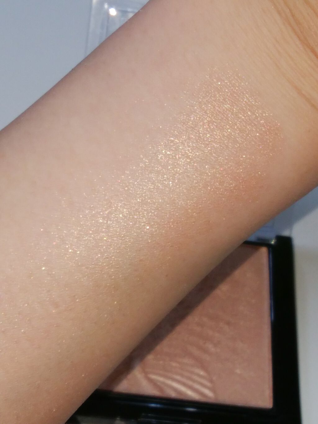 MegaGlo Highlighting Powder/wet 'n' wild/パウダーハイライトを使ったクチコミ（3枚目）