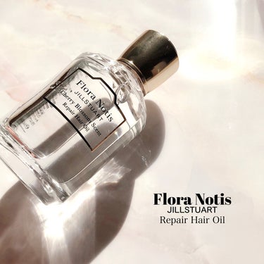 Flora Notis JILL STUART チェリーブロッサム　リペアヘアオイルのクチコミ「優しくフレッシュな桜の香りに包まれて艶髪を演出できるヘアオイル

Flora Notis JI.....」（2枚目）