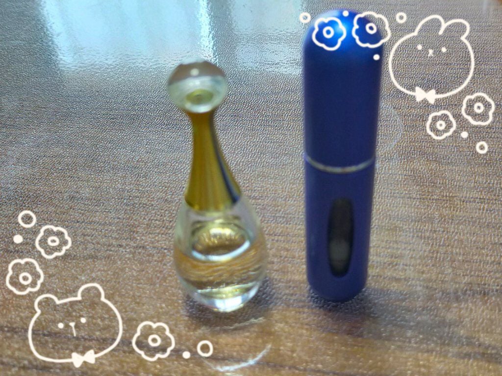 kiko on LIPS 「光りの加減でぼやけていますが青いスプレーボトルに入っているのが..」(1枚目)