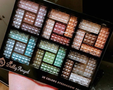 30COLORSEYESHADOWPALETTE/Dolly Angel/アイシャドウパレットを使ったクチコミ（1枚目）