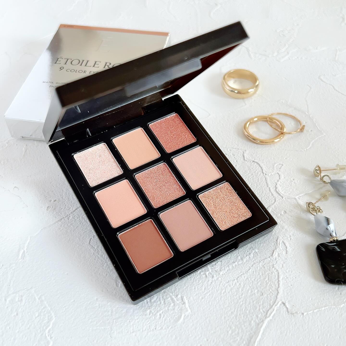 エトワルローズ 9色アイシャドウ 04 オペラ/Étoile Rose/アイシャドウパレットを使ったクチコミ（1枚目）
