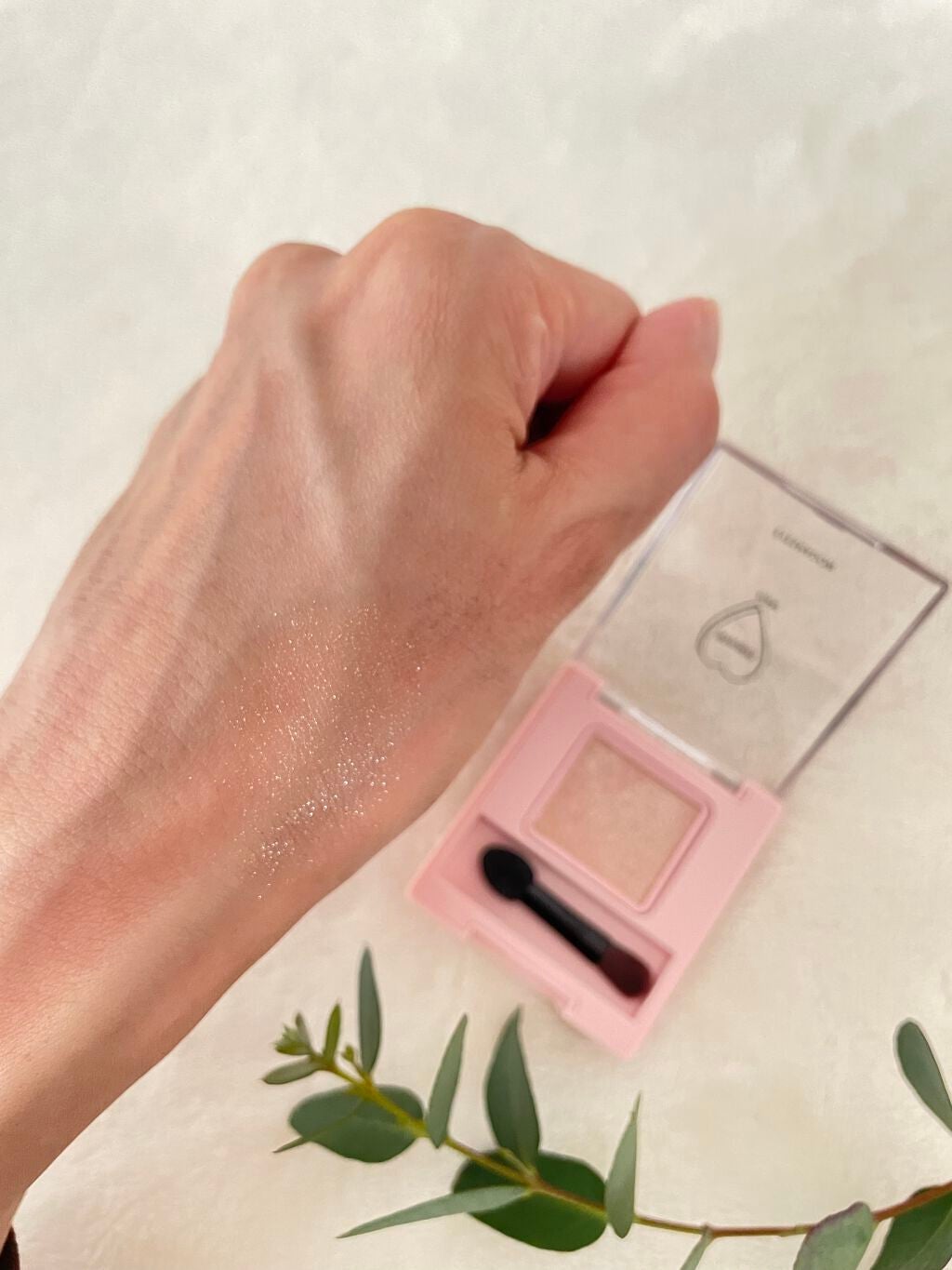 フーミー シングルラメシャドウ/WHOMEE/単色アイシャドウを使ったクチコミ(3枚目)