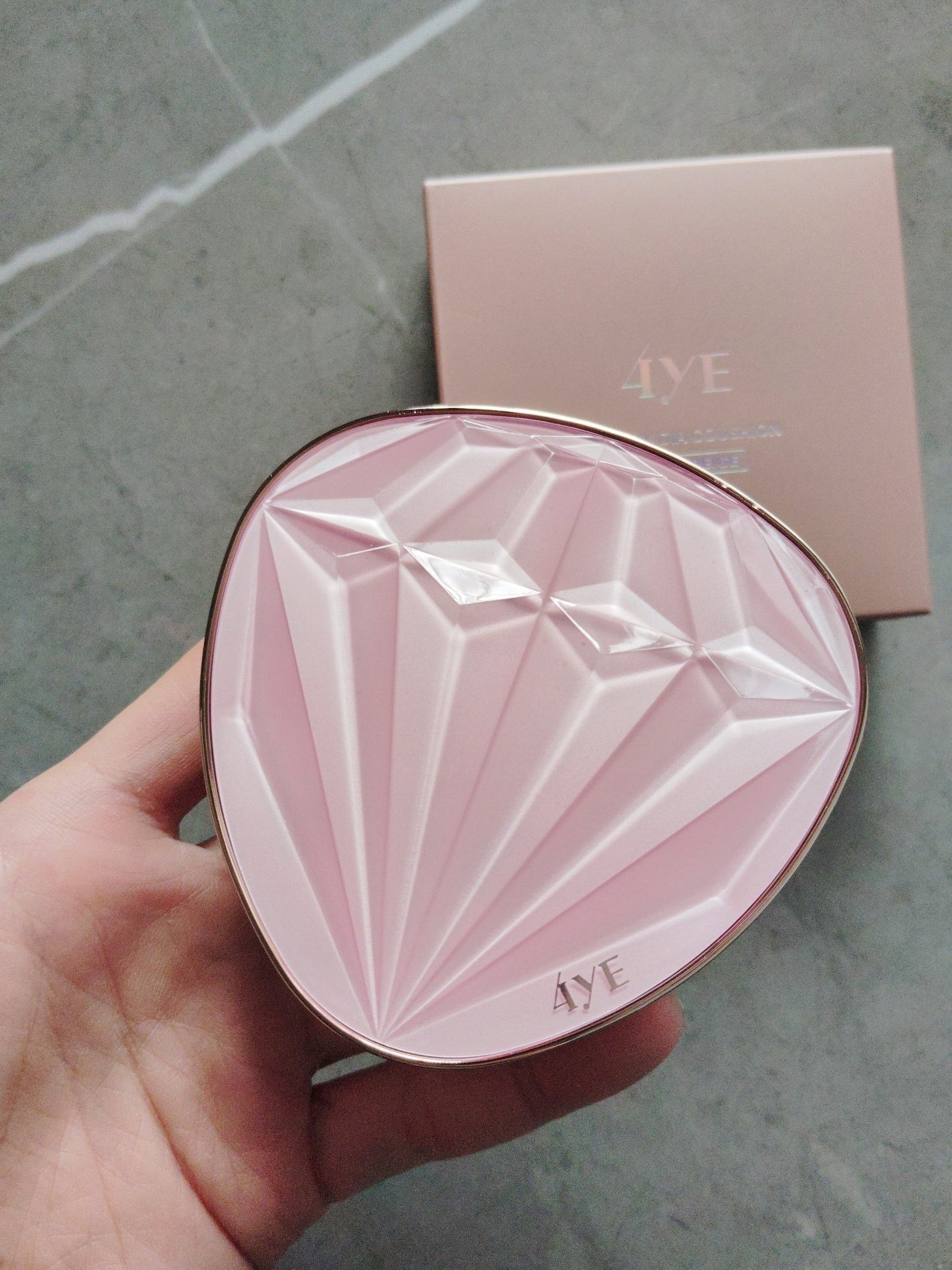 ピンクダイヤクッション/4YE/クッションファンデーションを使ったクチコミ(1枚目)