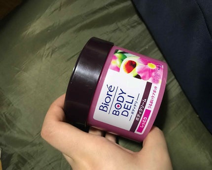 ボディデリ うるおいケアポット (しっとり)/ビオレ/ボディクリームを使ったクチコミ(1枚目)