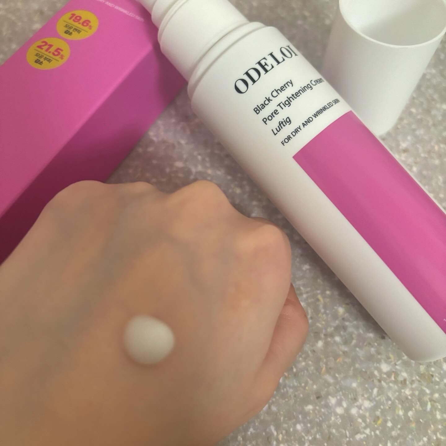 ブラックチェリー毛穴収縮クリーム　ルフティグ/ODELOI/フェイスクリームを使ったクチコミ（3枚目）