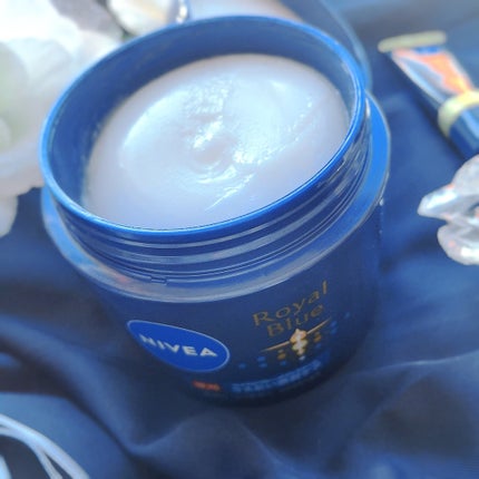 ニベア ロイヤルブルーボディクリーム うるおい密封ケア/ニベア/ボディクリームを使ったクチコミ(2枚目)