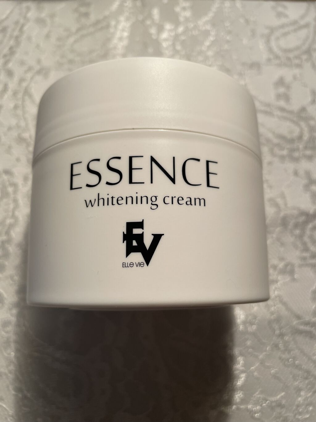 試してみた】エッセンス 美白クリーム ハートランド株式会社のリアルな