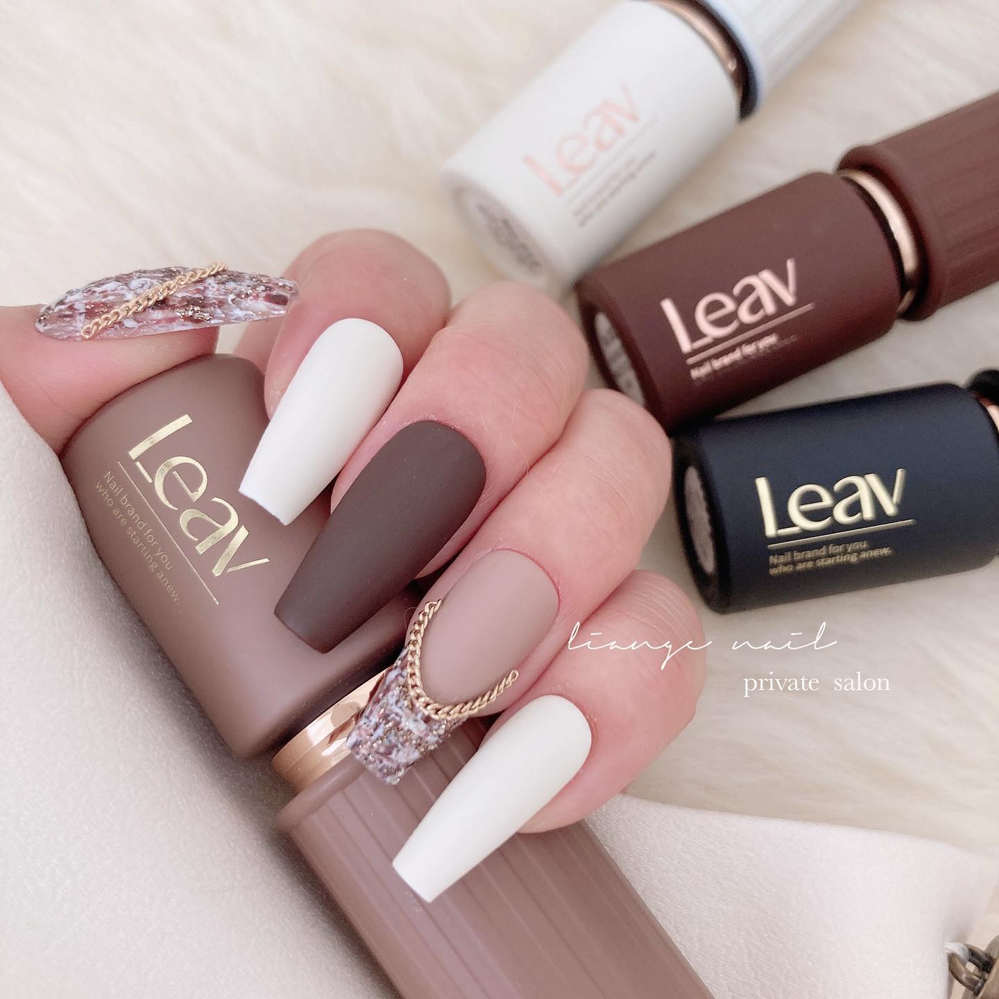 #リアブジェルネイル,#リップスティックジェルネイル,#ジェルネイル,#ネイル,#秋ネイル,#大人ニュアンスネイル,#ニュアンスネイル,#ツイードネイル,#マットネイルのネイルデザイン