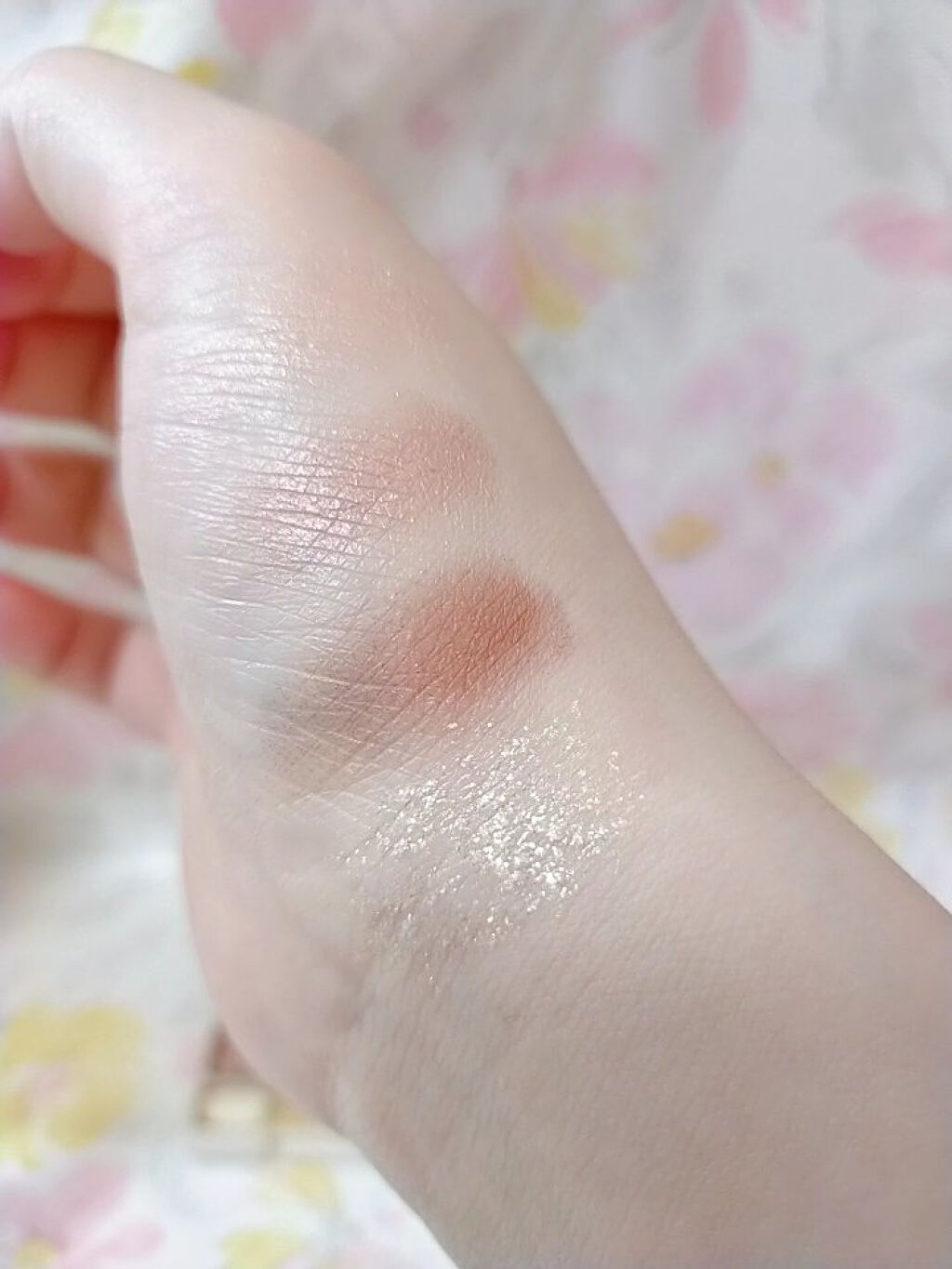 トーンアップアイシャドウ/CEZANNE/アイシャドウパレットを使ったクチコミ（3枚目）