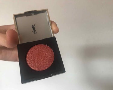 YVES SAINT LAURENT BEAUTE シークインクラッシュのクチコミ「YSL
シークインクラッシュ6
(￥4200+tax)

赤みオレンジが最高に可愛いアイシャド.....」（2枚目）