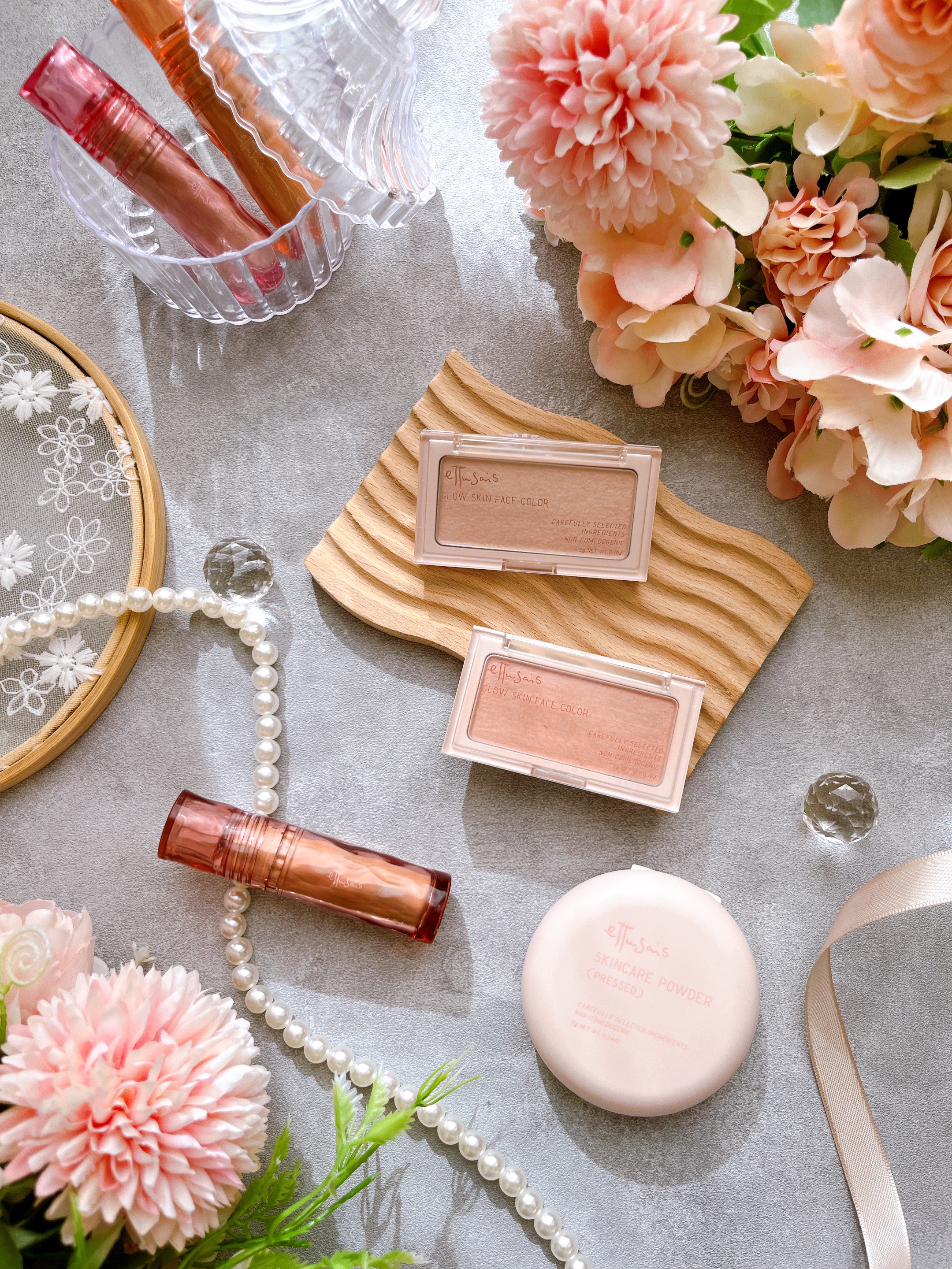 エテュセ グロウスキン フェイスカラー 01 <ハイライター>/ettusais/パウダーハイライトを使ったクチコミ（1枚目）