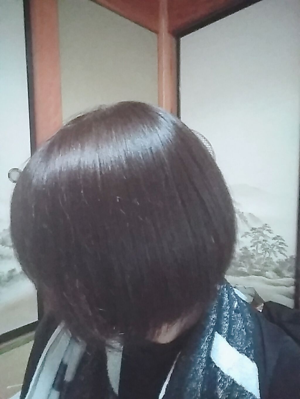 休みがまだまだあるので染めてみたくてでもちょっと怖いのでリーゼの色の中で一番暗い ロイヤルショコラ に染めてみました ネットで調べると髪が痛む と書いてあったので少し不安だったのですが 髪質があってるのか私の髪は洗い流すところから元の髪よりもサラサラに 休みがまだまだあるので染めてみたくてでもちょっと怖いのでリーゼの色の中で一番暗い ロイヤルショコラ に染めてみました ネットで調べると髪が痛む と書いてあったので少し不安だったのですが 髪質があってるのか私の髪は洗い流すところから元の髪よりもサラサラに